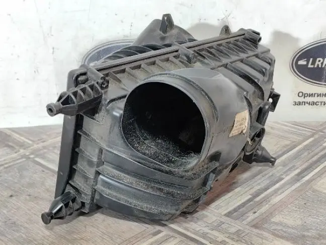 Корпус воздушного фильтр правый Range Rover 4 L405