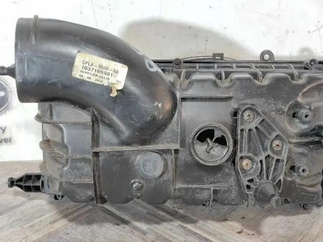 Корпус воздушного фильтр правый Range Rover 4 L405