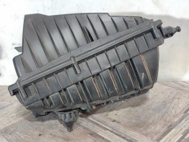 Корпус воздушного фильтр правый Range Rover 4 L405