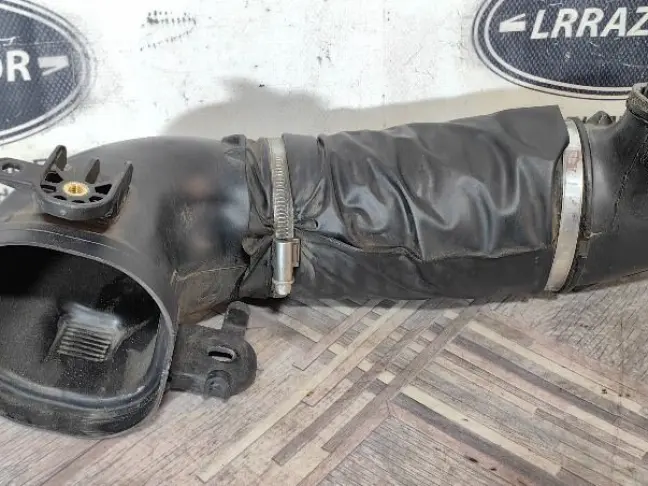 Патрубок впускной правый Range Rover 4 L405