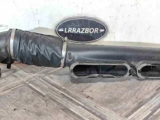 Патрубок впускной правый Range Rover 4 L405