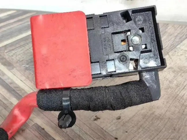 Клемма плюсовая с кабелем Range Rover 4 L405 5.0