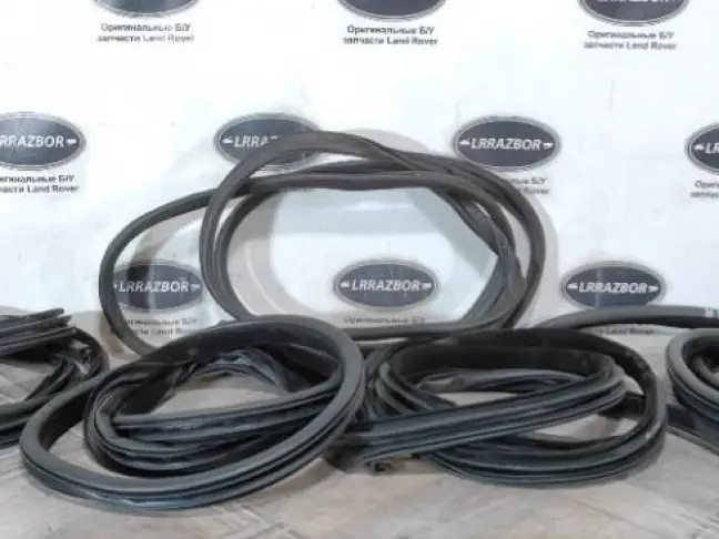 Уплотнитель двери комплект Range Rover 4 L405