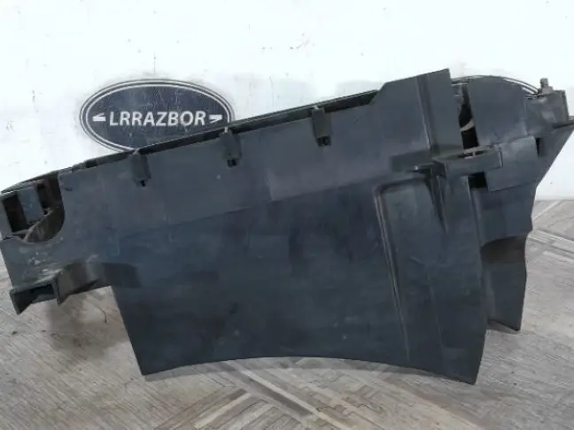 Кронштейн радиатора правый Range Rover 4 L405