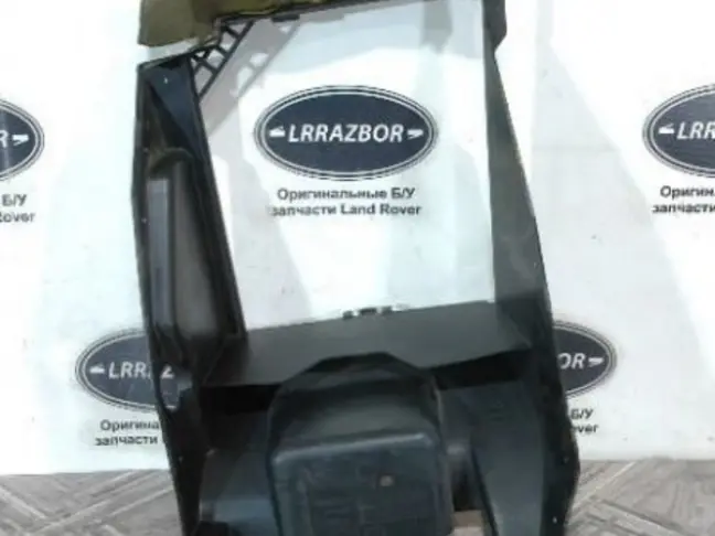 Диффузор радиатора правый Range Rover 4 L405