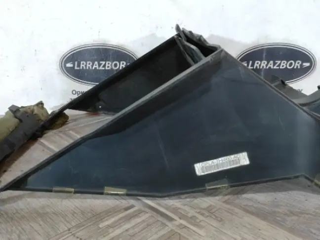 Диффузор радиатора правый Range Rover 4 L405