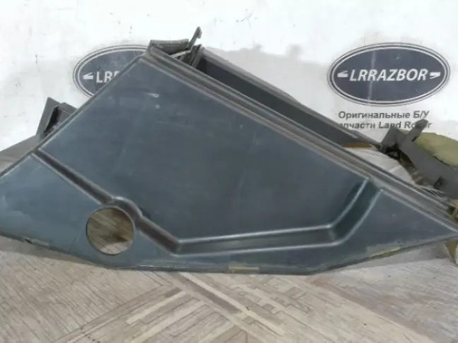 Диффузор радиатора правый Range Rover 4 L405