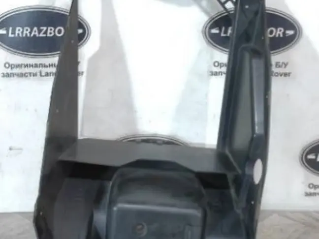 Диффузор радиатора левый Range Rover 4 L405
