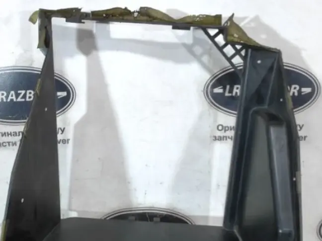 Диффузор радиатора левый Range Rover 4 L405