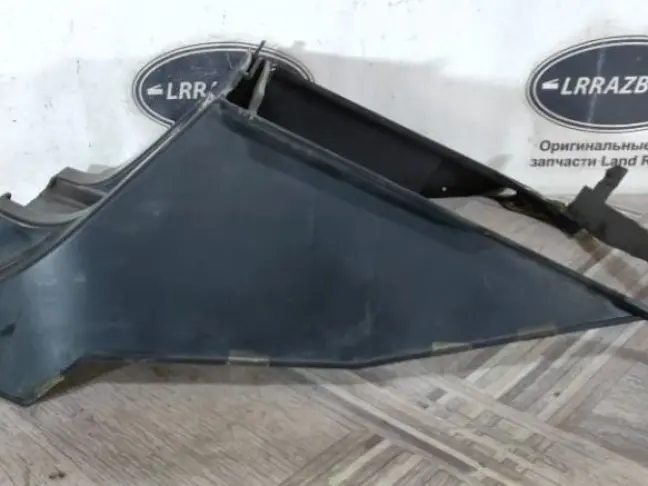 Диффузор радиатора левый Range Rover 4 L405