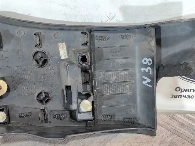 Молдинг крыла левый Range Rover 4 L405