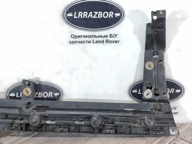 Кронштейн заднего бампера правы Range Rover 4 L405
