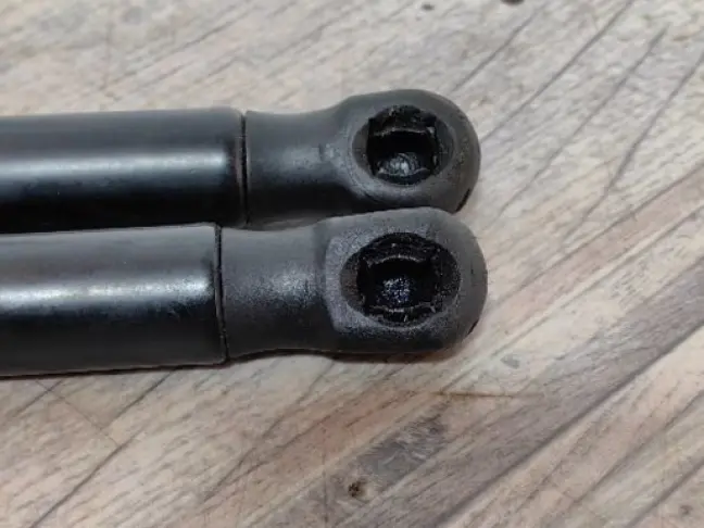 Амортизатор капота пара Range Rover 4 L405