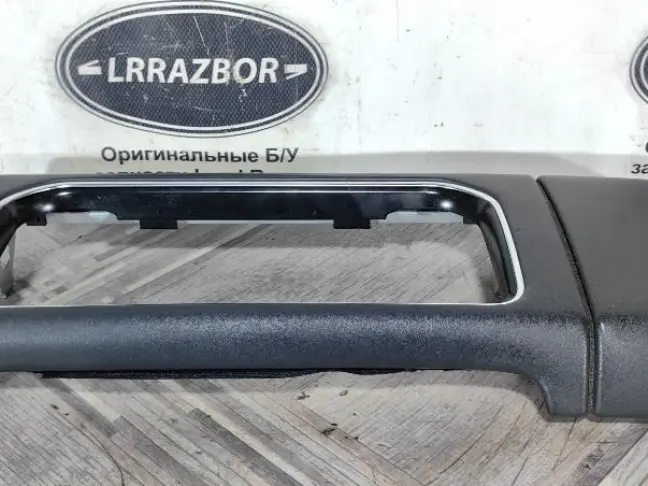 Вставка торпеды центральная Range Rover 4  L405