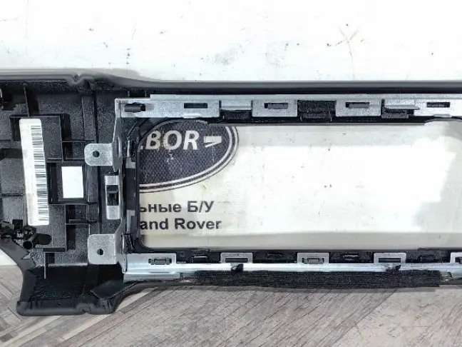 Вставка торпеды центральная Range Rover 4  L405