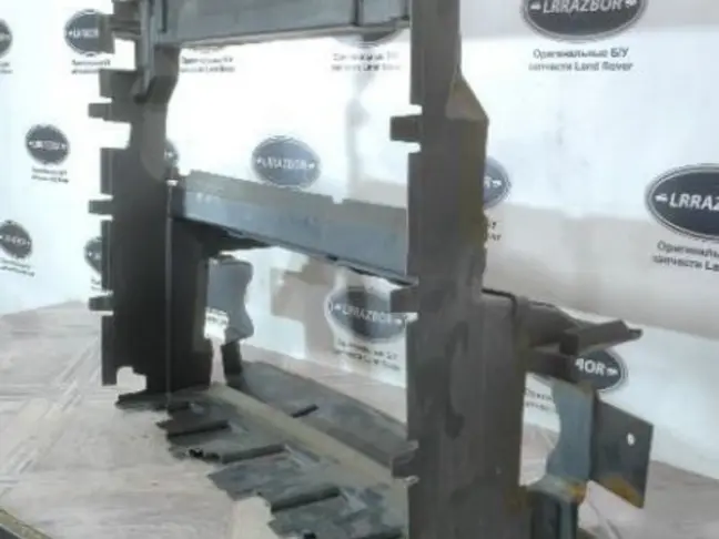 Диффузор радиатора Range Rover 4 L405