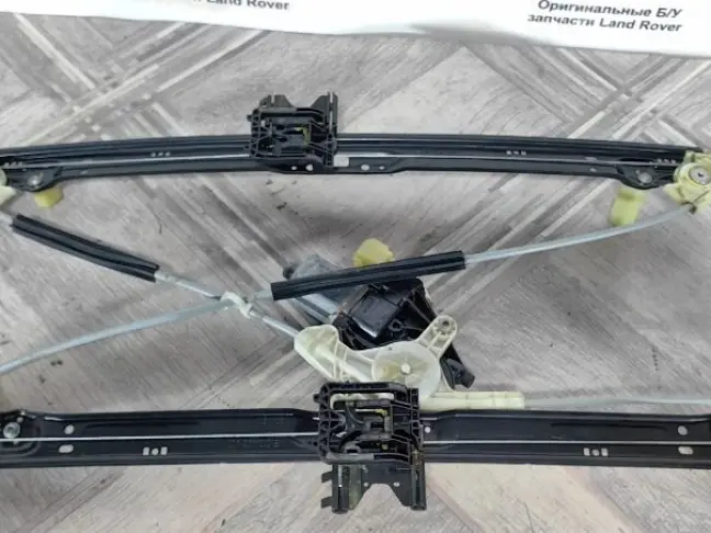 Стеклоподъемник левый задний Range Rover 4 L405