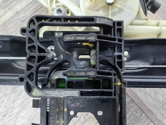 Стеклоподъемник левый задний Range Rover 4 L405