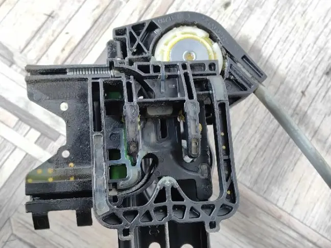 Стеклоподъемник левый передний Range Rover 4 L405