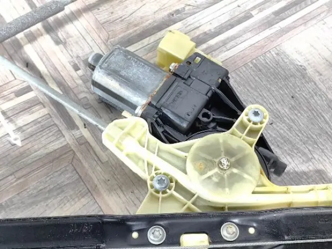 Стеклоподъемник левый передний Range Rover 4 L405