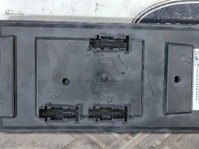 Блок предохранителей Range Rover 4 L405