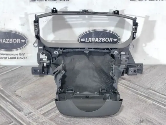 Приборная панель с гнездом Range Rover 4 L405