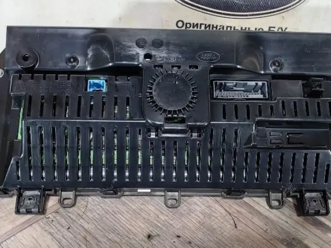 Приборная панель с гнездом Range Rover 4 L405