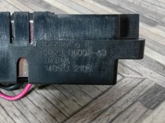 Замок бардачка Range Rover 4 L405