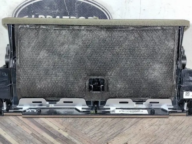 Дефлектор центральный Range Rover 4 L405