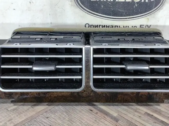 Дефлектор центральный Range Rover 4 L405