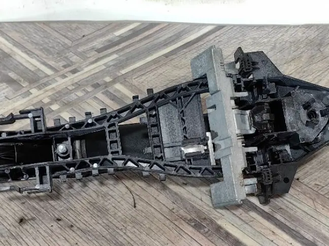 Ручка передней двери правая Range Rover 4 L405