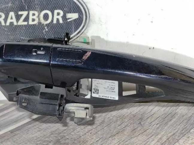 Ручка передней двери левая Range Rover 4 L405