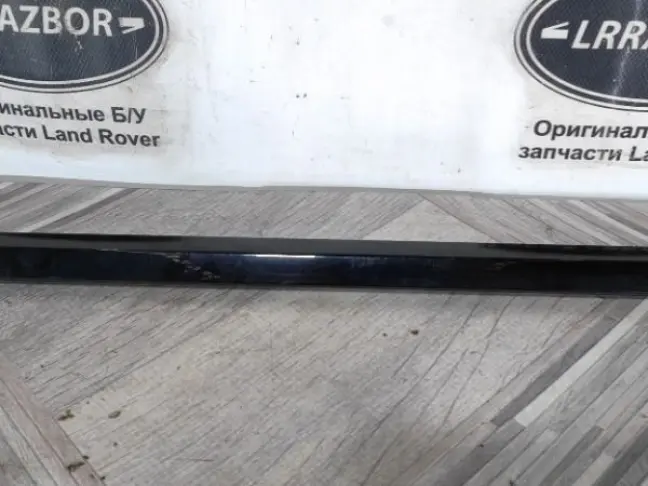 Молдинг стекла передний правый Range Rover 4 L405