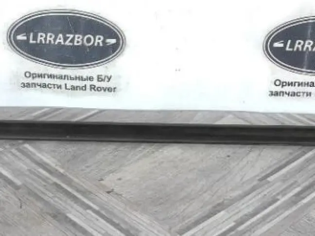 Молдинг стекла передний правый Range Rover 4 L405
