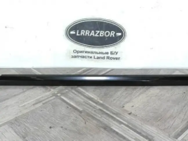 Молдинг стекла передний левый Range Rover 4 L405