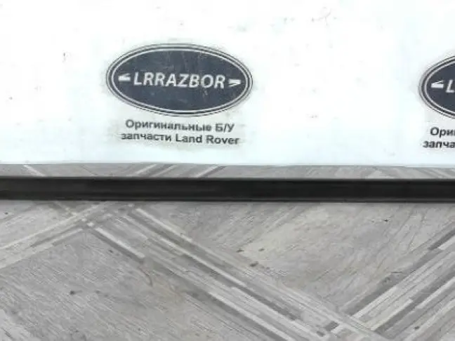 Молдинг стекла передний левый Range Rover 4 L405