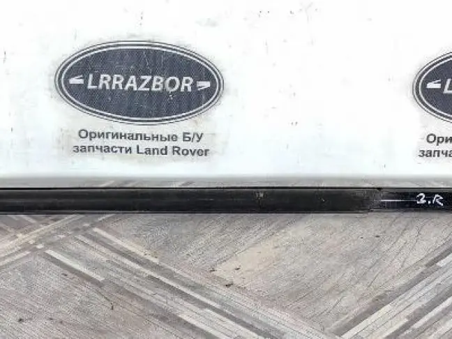 Молдинг стекла задний правый Range Rover 4 L405