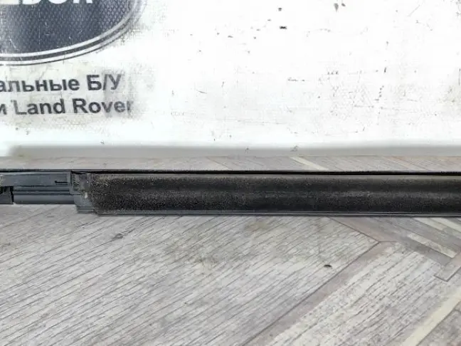Молдинг стекла задний правый Range Rover 4 L405