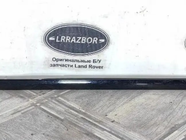 Молдинг стекла задний правый Range Rover 4 L405