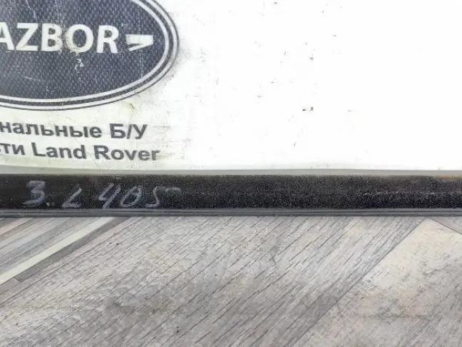 Молдинг стекла задний левый Range Rover 4 L405