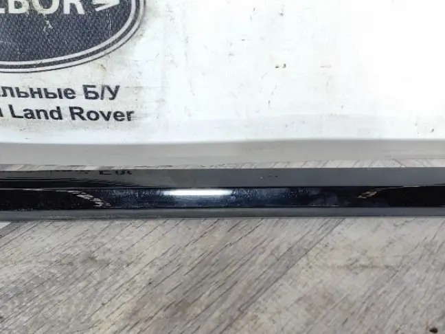 Молдинг стекла задний левый Range Rover 4 L405