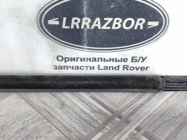 Молдинг стекла задний левый Range Rover 4 L405