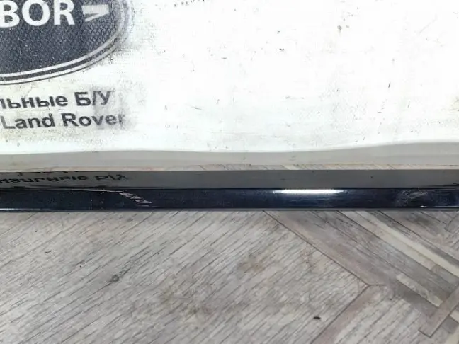Молдинг стекла задний левый Range Rover 4 L405