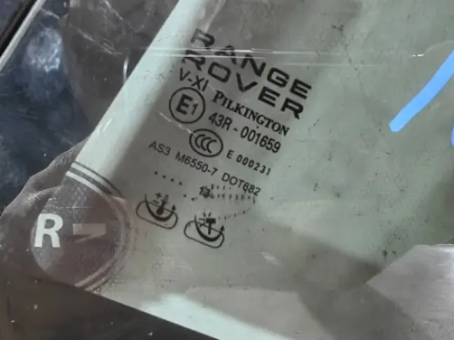 Форточка задняя левая Range Rover 4 L405 5.0SC