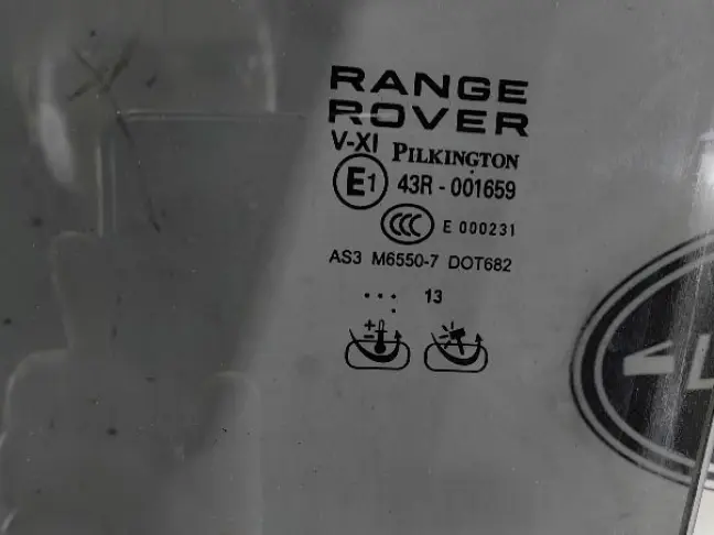 Стекло заднее левое Range Rover 4 L405 5.0SC