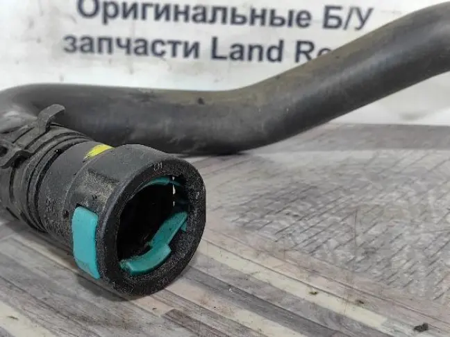 Патрубок охлаждения Range Rover 4 L405 5.0SC