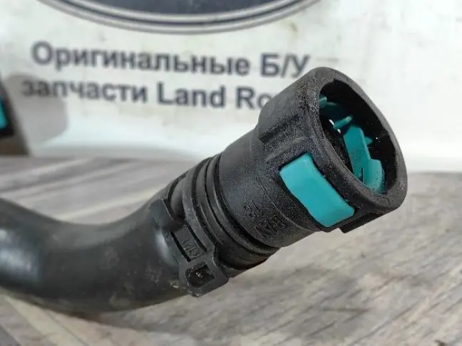 Патрубок охлаждения Range Rover 4 L405 5.0SC