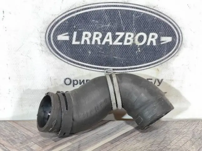Патрубок охлаждения Range Rover 4 L405 5.0SC
