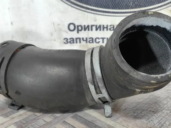 Патрубок охлаждения Range Rover 4 L405 5.0SC