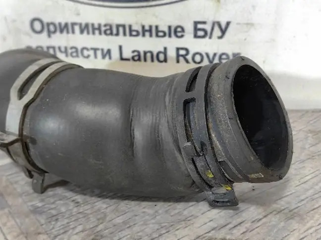 Патрубок охлаждения Range Rover 4 L405 5.0SC